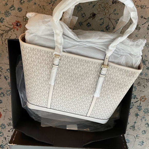 Michael Kors Jet Set Travel Tote Bag - Picture 4 of 6